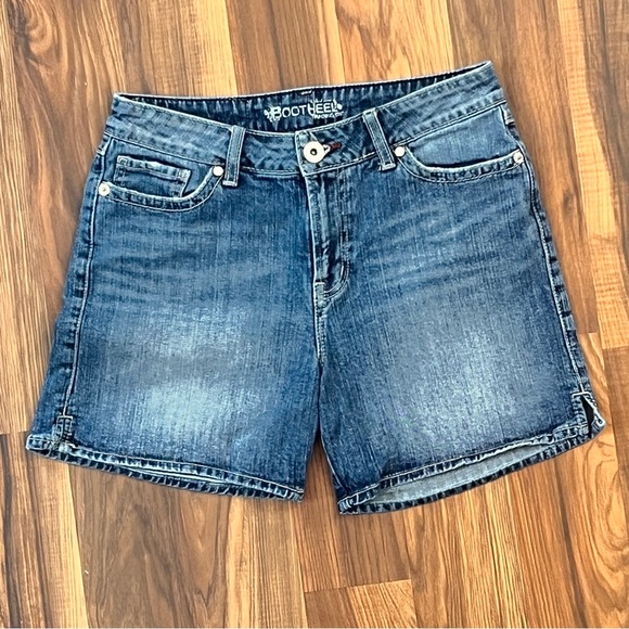 BootHeel Trading Co. Fairfax High Rise Slit Side Denim Jean Shorts – Size 27 - Picture 2 of 16